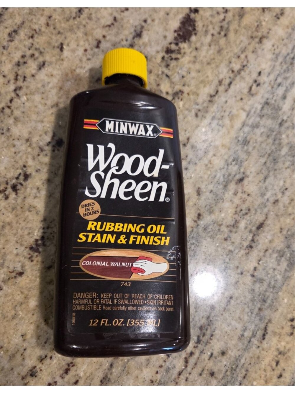 Minwax Colonial Walnut Wood-Sheen Rubbing Oil Stain & Finish Yellow Cap 12 oz